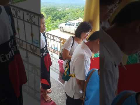 บรรยายภาพจิตรกรรมฝาผนังวัดรัตนคูหา ผลงานวิจัยศิลปะกับชุมชน อ.แม่เมาะ จ.ลำปาง