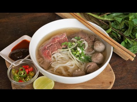 Pho: Vietnamese beef and rice noodle soup, the most loved in Southeast Asia