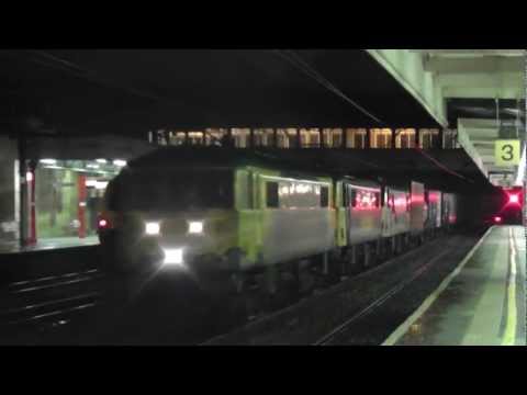 86637/86613/(90043 DIT) 4s59 Crewe - Coatbridge liner 2nd November 2012