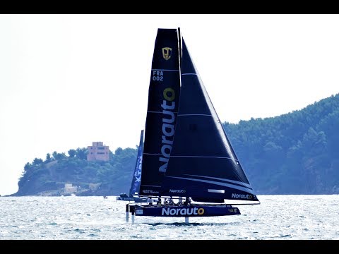 GC32 RACING TOUR  01