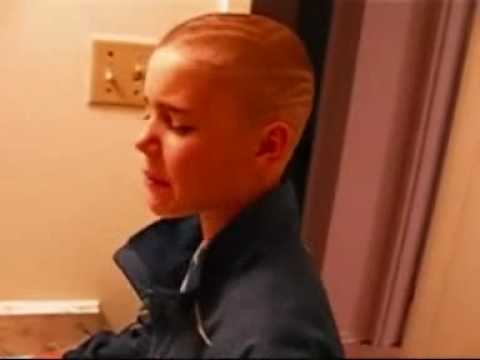 Justin Bieber Singing In the Bathroom :)