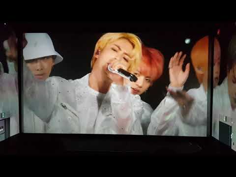 Love yourself in Seoul BTS Mic Drop screen