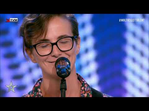 Judge IN TEARS right after the performance of an EMOTIONAL song