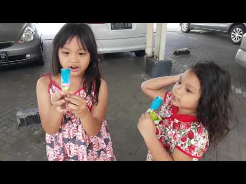 Ice cream paddle pop octopus lezat