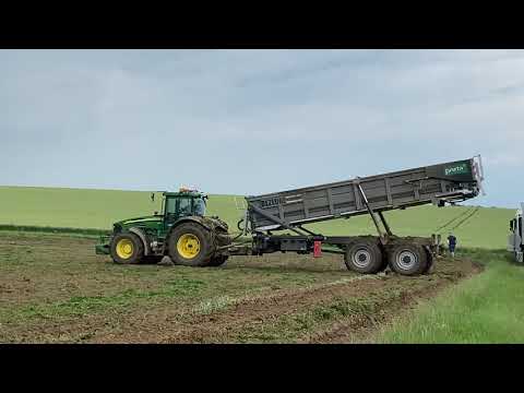 John Deere 7920 with Dezeure Multitransd25
