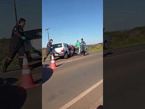 Mulher morre e três homens ficam feridos após colisão entre carros em rodovia de Catiguá