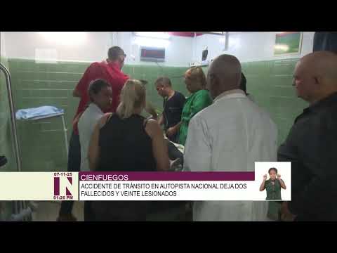 Reportan dos fallecidos y veinte lesionados en accidente de tránsito en autopista nacional