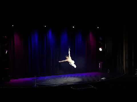 1647 Maciej Labutin   Midnight Memories straps act