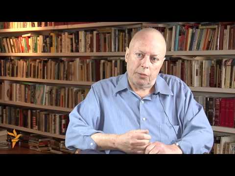Christopher Hitchens - 'A Revolutionary Life' (Radio Free Europe/Radio Liberty)