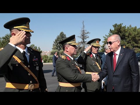 أردوغان يهدد بشن عملية عسكرية في سوريا لفرض سيطرة تركيا على "المنطقة الآمنة"