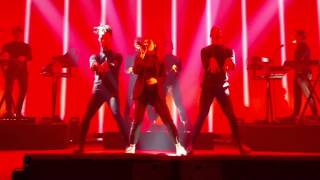 Christine and the Queens - science-fiction et chaka khan-  roundhouse 3 mai 2016 (3)