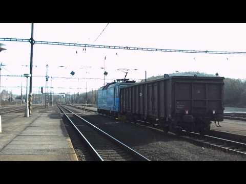Průjezd nákladního vlaku s 1 vozem (ČDC 363.047) - Most, 2. 3. 2013