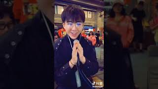 Download lagu chinese singer Yuning Liu mp3