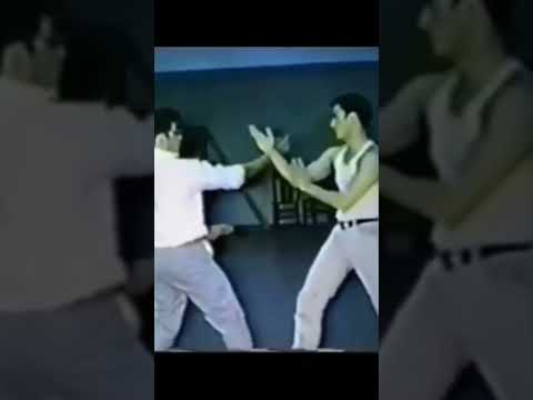 Rare video of Bruce Lee practicing Wing Chun
