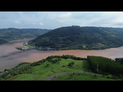 Divisa entre RS (Erval Grande e Nonoai) e SC (Chapecó) - Rio Uruguai e Rio Passo Fundo (com drone)