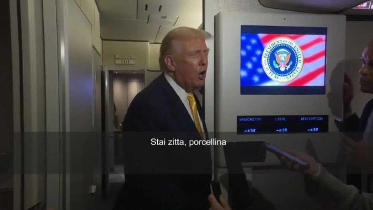 "Quiet, piggy", Trump contro una giornalista che chiede di Epstein: "Zitta, porcellina"