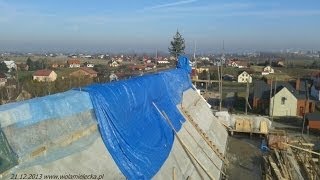 preview picture of video 'Betonowanie sklepienia i dźwigarów dachu kościoła, Wola Mielecka 21.12.2013'