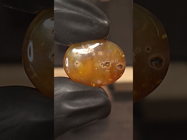 حجر عقيق طبيعي