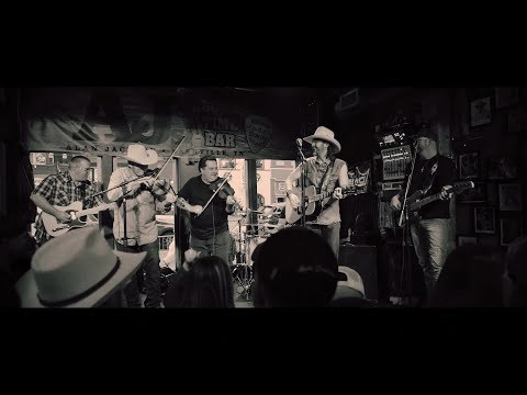 I Know Too Many Women At This Bar (feat. Wade Landry)