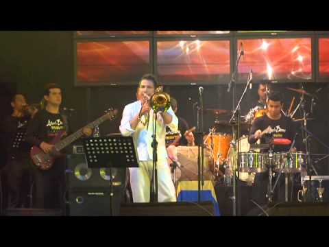 download lagu mp3 mp4 Alberto Barros La Cadenita, download lagu Alberto Barros La Cadenita gratis, unduh video klip Alberto Barros La Cadenita