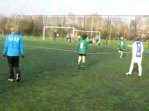 Firo voorzet Jonne scoort