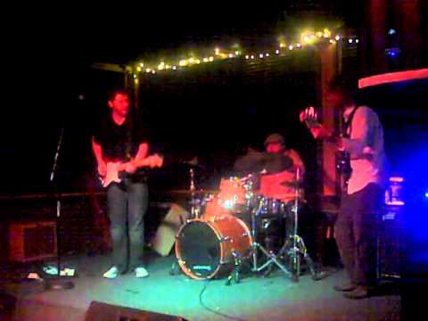 RuthieWorld Night Life: The Mike Lowry Band at Zuffy's Place