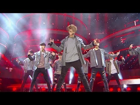 "POWERFUL" Stray Kids - District 9 @ Popular Inkigayo 20180408