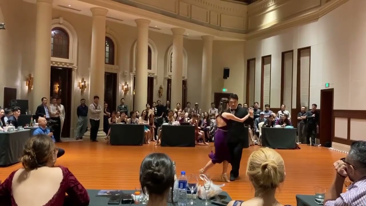 Hoi Shan Leung y Victor Cho milonga performance, Oct 2023.
