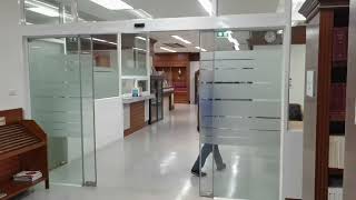 ประตูอัตโนมัติเลื่อนบานคู่