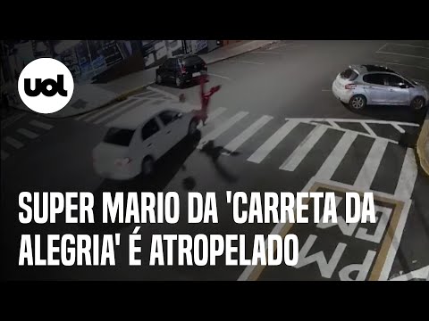 Vídeo flagra momento em que Super Mario da 'Carreta da Alegria' é atropelado em Santa Catarina