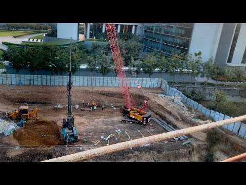 Diaphragm wall cage lifting and lowering in panel.