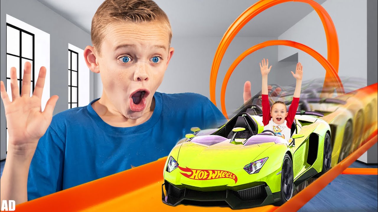 Kade Shrinks to Race his Giant Hot Wheels Track with Infinity Loop! With the Fun Squad!