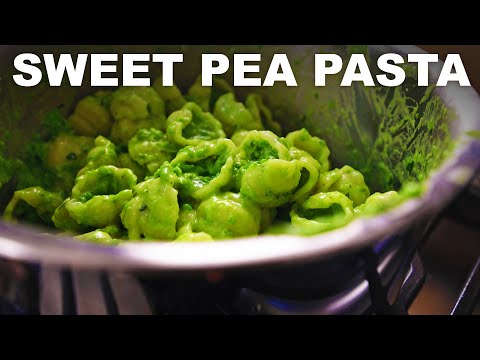 Creamy pea pasta with lemon and garlic