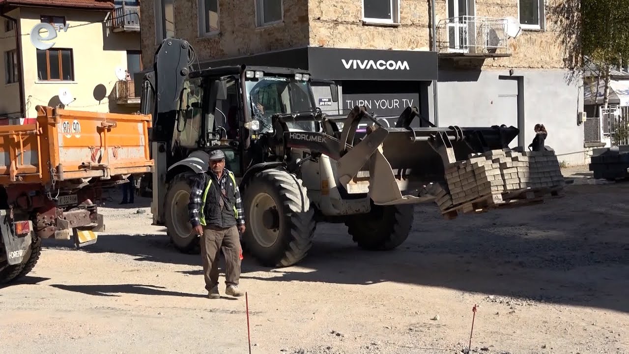 Обновяват главната улица в Чепеларе