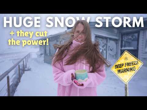Massive SNOWSTORM & Power CUT at Our Cabin ︱ Svalbard