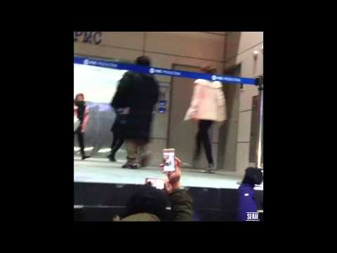 130123 Jessica Legally Blonde arrival