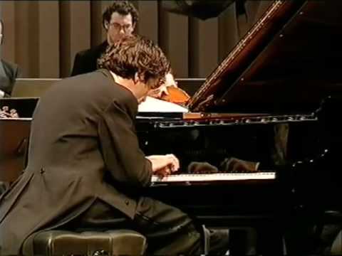 Mauricio Vallina plays Beethoven Piano Concerto no. 3 ( Part 3) cadenza