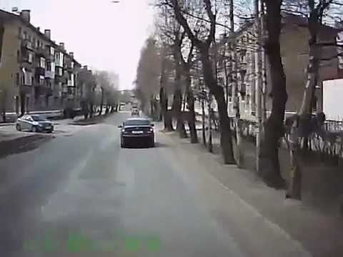 On tylko omijał dziury