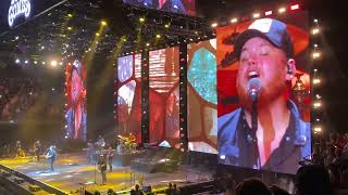 “She got the best of me &amp; Hurricane” Luke Combs C2C 2022 🇬🇧
