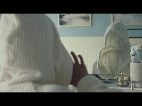 Questo Ragazzo Diventa Invisibile E Spia La Ragazza Che Gli Piace. Riassunto Film Ragazzo Invisibile