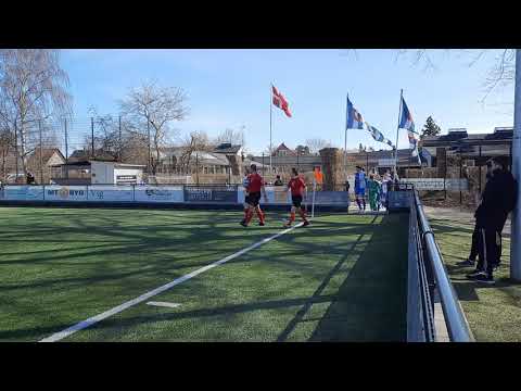 Gentofte-Vangede IF vs Taarnby FF spillerne kommer på banen på Nymosen 26.03.2022