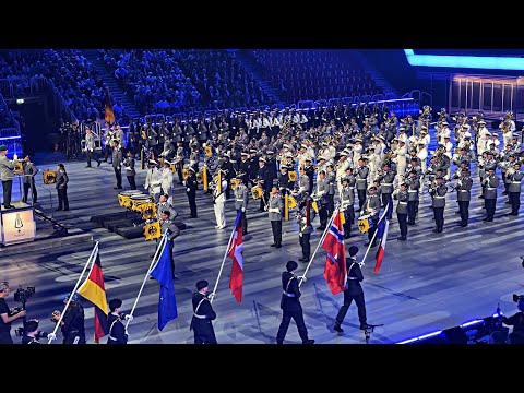 Königgrätzer Marsch + Auf Ansbach Dragoner! Vereinte Musikkorps der Bundeswehr + Wachbataillon BMVg