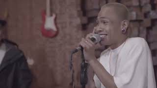 Download lagu Zona Nyaman - Fourtwnty Feat Fadly Padi Reborn mp3