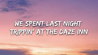 Carlie Hanson - Daze Inn (Lyrics)