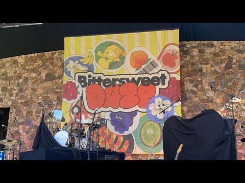 Cavetown, mxmtoon & Ricky Montgomery - Nobody Loves Me (Live In Stanford)