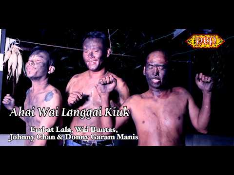 Ahai wai Langgai Kiuk - Embat Lala, Wai Buntas, Johnny Chan & Donny Garam Manis (MTV Official)