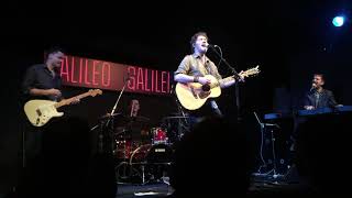 Luis Ramiro. Delorean. (fragmento).