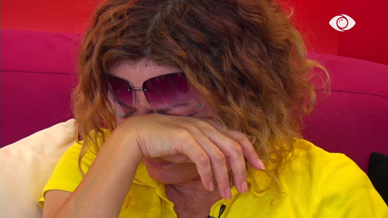 Egla shpërthen në lot, Juli e këshillon: Mos i trego anët e dobëta