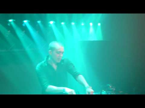 Time-Out 26-27 Dec Headhunterz