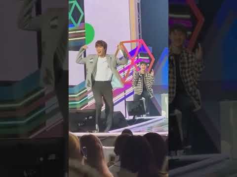 Exo members dance Love Me Right, Overdose , Obsession,Power at 10 Debut Anniversary Fanmeet #exo